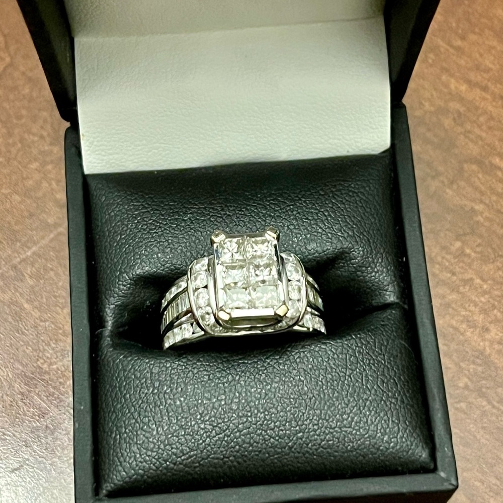 Silver Engagement Ring with Princess-Cut Diamond and Halo Design